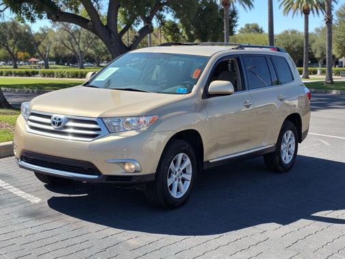 2012 Toyota Highlander SE