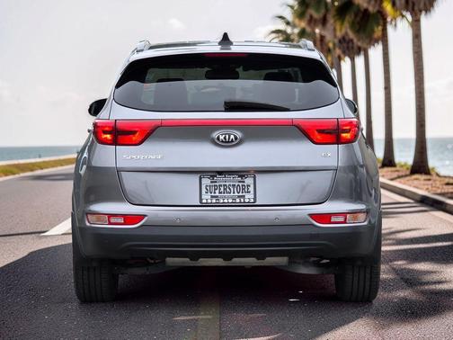 Mineral Silver 2019 Kia Sportage EX