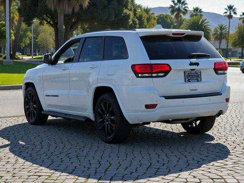 2018 Jeep Grand Cherokee Altitude