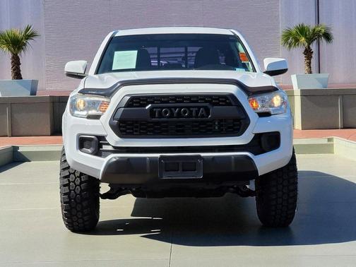 2017 Toyota Tacoma SR