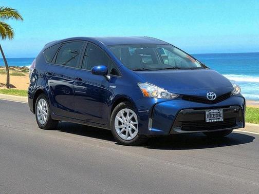 2016 Toyota Prius v Four