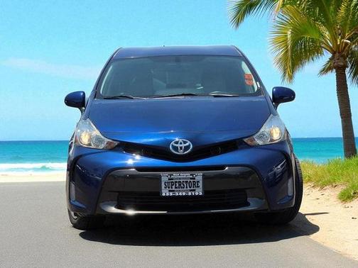 2016 Toyota Prius v Four
