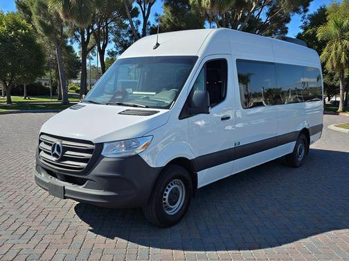 2025 Mercedes-Benz Sprinter 2500 High Roof