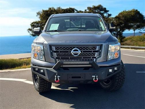 2022 Nissan Titan SV