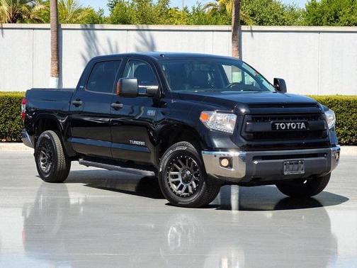 2017 Toyota Tundra SR5