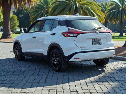 2021 Nissan Kicks S