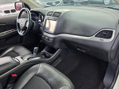 Vice White 2019 Dodge Journey Crossroad