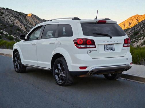 Vice White 2019 Dodge Journey Crossroad