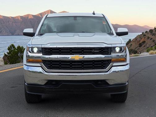Summit White 2019 Chevrolet Silverado 1500 1LT