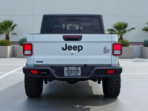 2021 Jeep Gladiator Willys 4x4