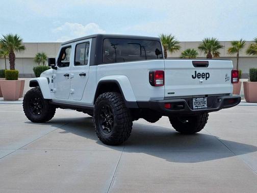 2021 Jeep Gladiator Willys 4x4