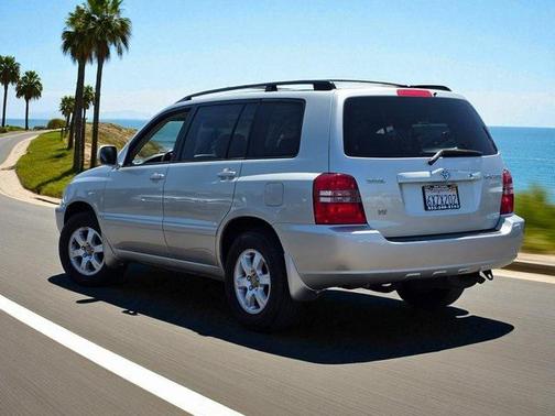 2003 Toyota Highlander Base