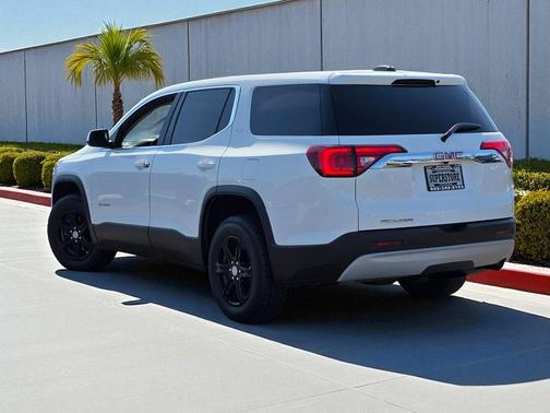 2017 GMC Acadia SLE-1