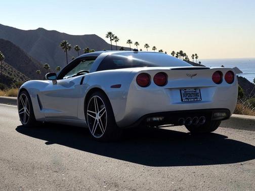 Machine Silver Metallic 2005 Chevrolet Corvette Base