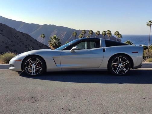 Machine Silver Metallic 2005 Chevrolet Corvette Base