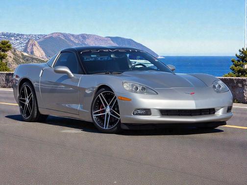 Machine Silver Metallic 2005 Chevrolet Corvette Base