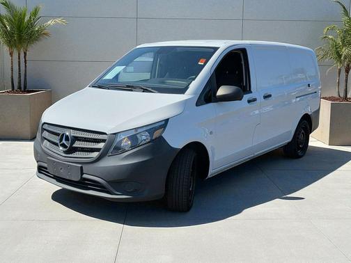2017 Mercedes-Benz Metris Base