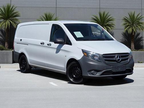 2017 Mercedes-Benz Metris Base