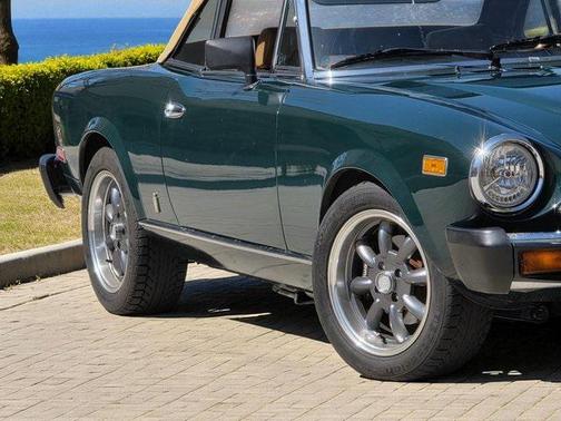 1980 FIAT Spider 2000 Base