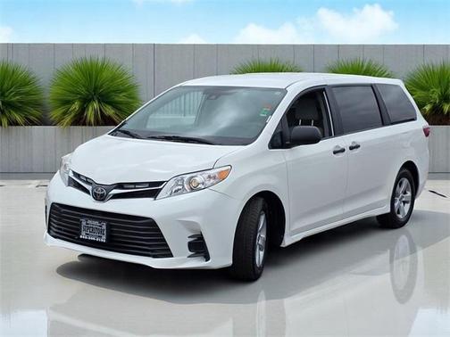 2020 Toyota Sienna SE