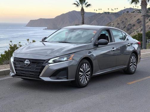 Gun Metallic 2024 Nissan Altima 2.5 SV
