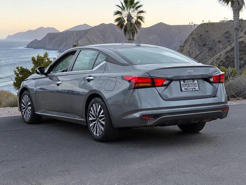 Gun Metallic 2024 Nissan Altima 2.5 SV