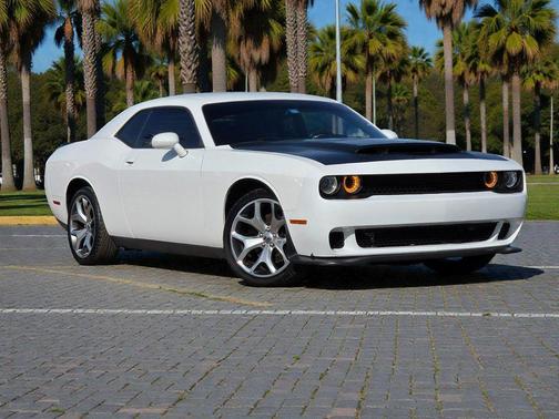 2015 Dodge Challenger SXT Plus