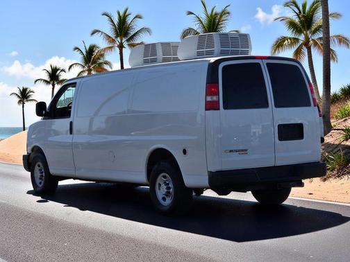 Summit White 2015 Chevrolet Express 2500 Work Van