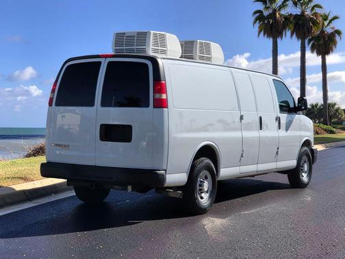 Summit White 2015 Chevrolet Express 2500 Work Van