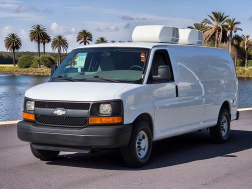 Summit White 2015 Chevrolet Express 2500 Work Van