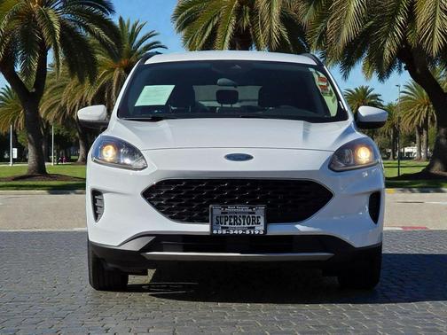 2020 Ford Escape SE