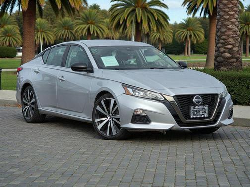 2020 Nissan Altima SR FWD