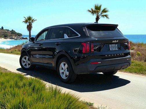 2022 Kia Sorento LX