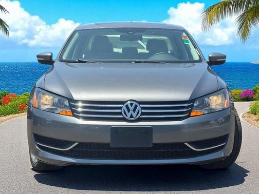 2014 Volkswagen Passat 1.8T Auto SE w/Sunroof & Nav