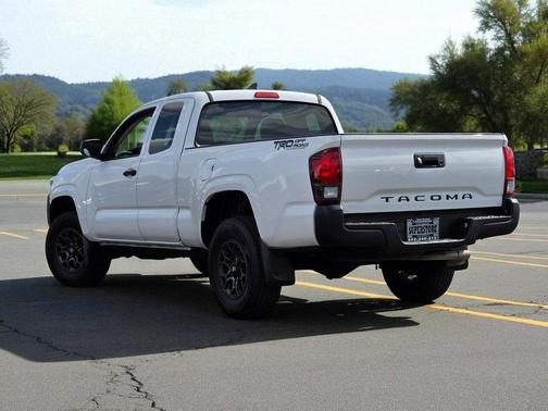 2018 Toyota Tacoma SR