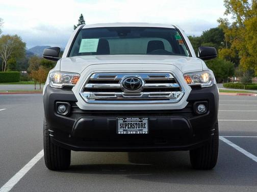2018 Toyota Tacoma SR