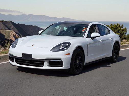 2017 Porsche Panamera 4