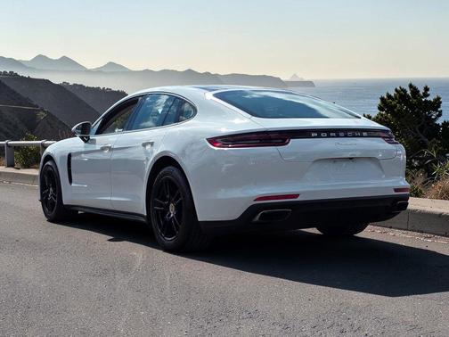 2017 Porsche Panamera 4