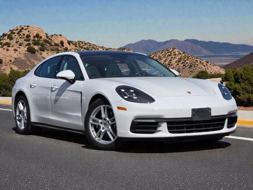 2017 Porsche Panamera 4