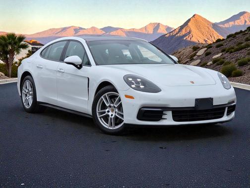 2017 Porsche Panamera 4