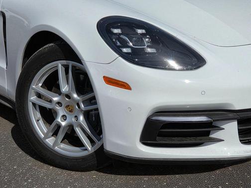 2017 Porsche Panamera 4