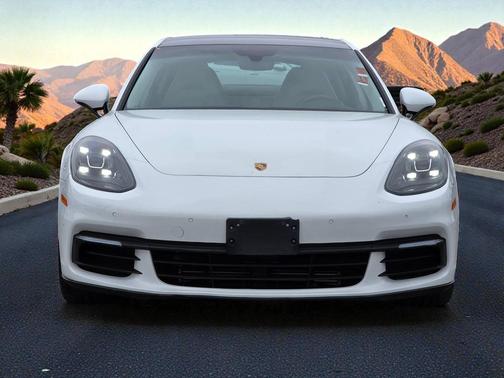 2017 Porsche Panamera 4