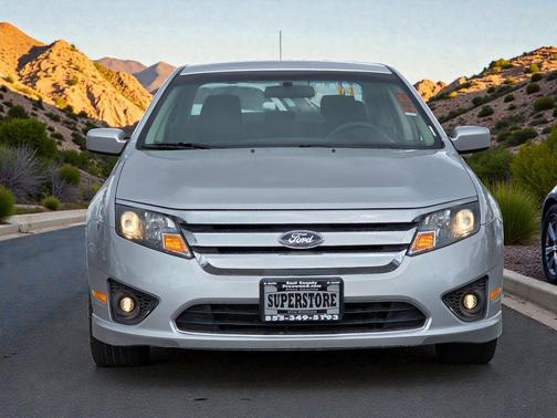Ingot Silver Metallic 2011 Ford Fusion SE