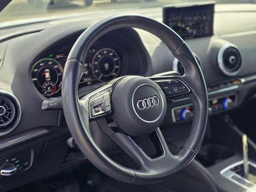 2017 Audi A3 e-tron 1.4T Tech Premium Plus