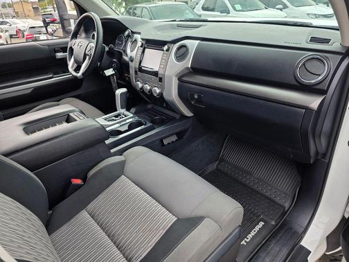 Super White 2017 Toyota Tundra SR5