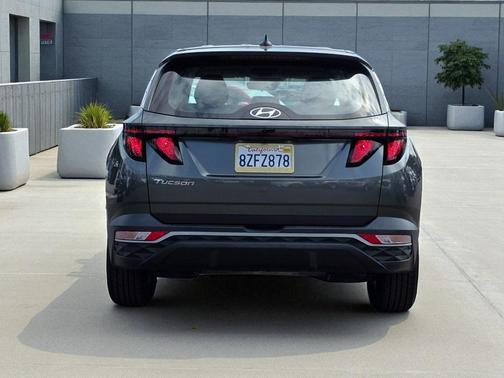 2022 Hyundai TUCSON SE