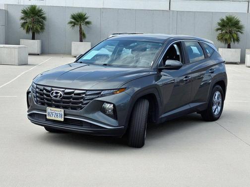 2022 Hyundai TUCSON SE