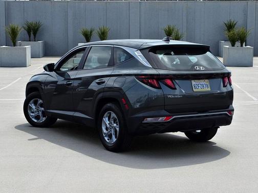 2022 Hyundai TUCSON SE