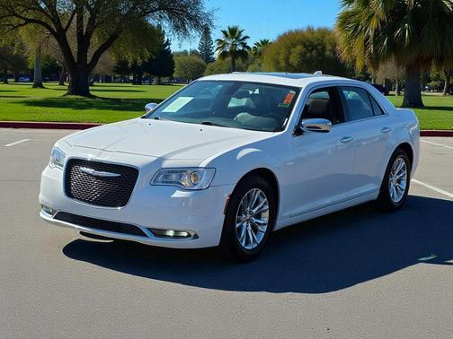 2017 Chrysler 300C Base