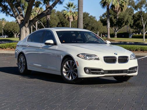 2016 BMW 528 528i